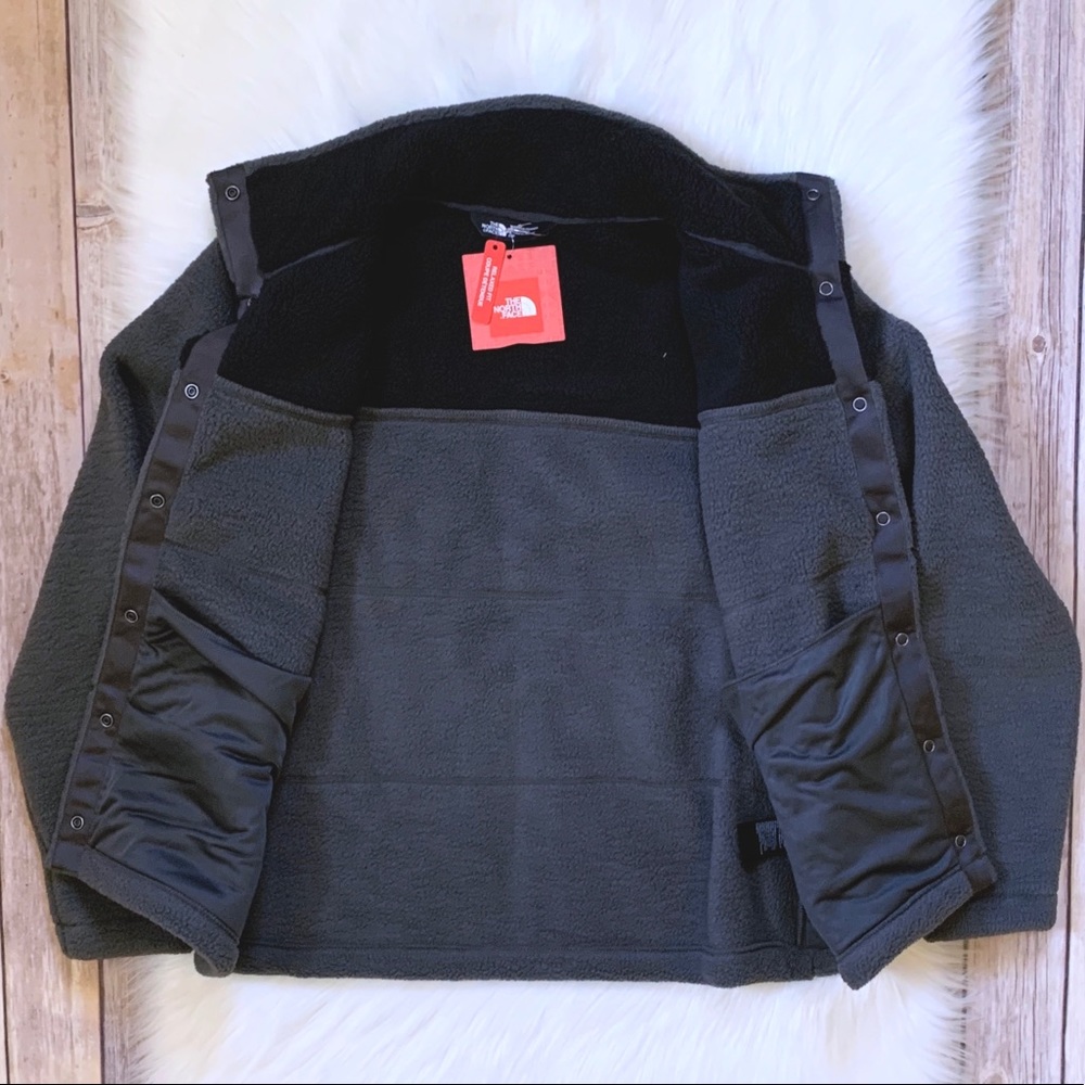 The North Face Women’s Gemma Fleece Jacket RTO - Picture 4 of 8